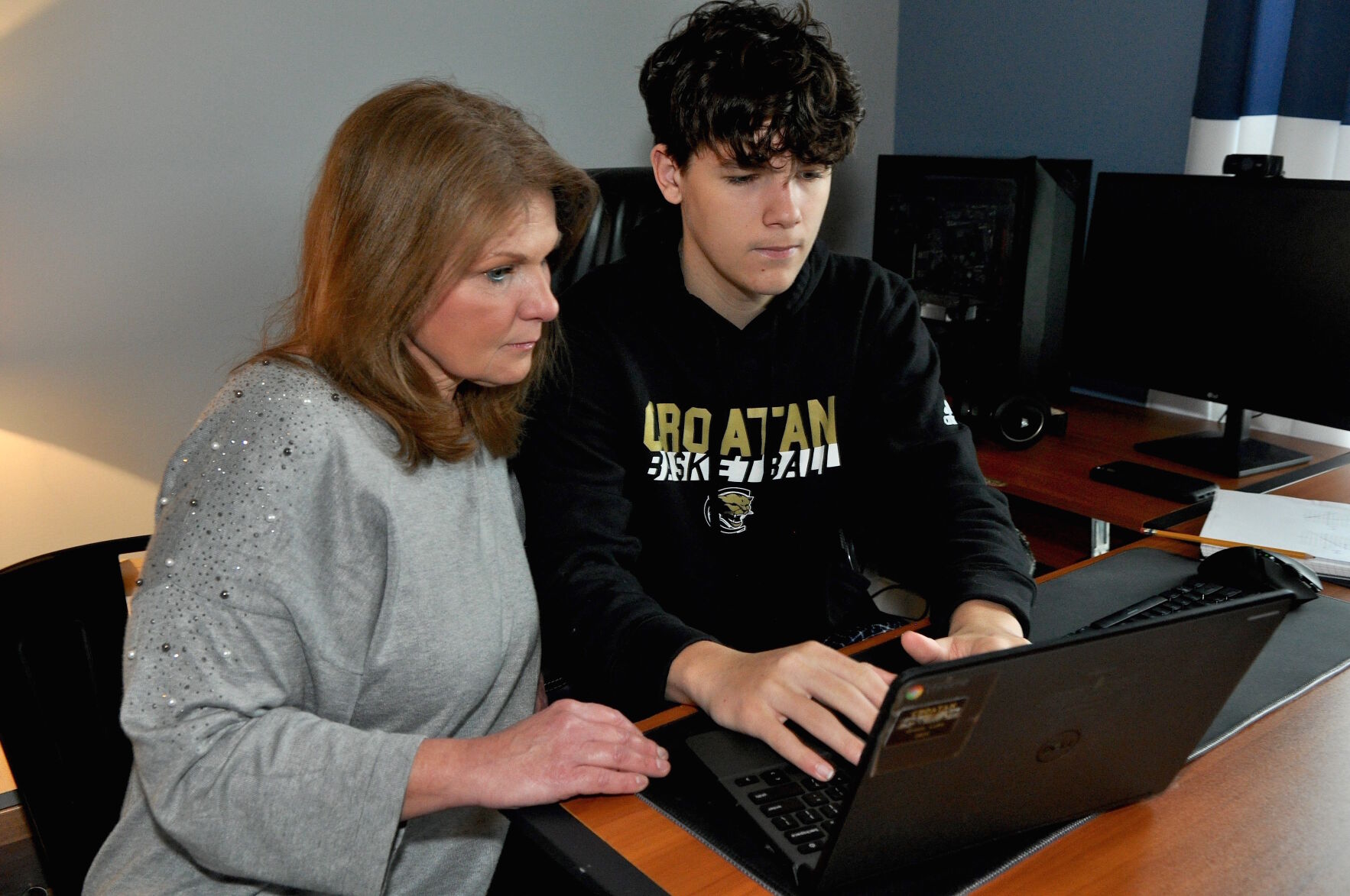 Carteret parent, school officials lobby to return students to classrooms
